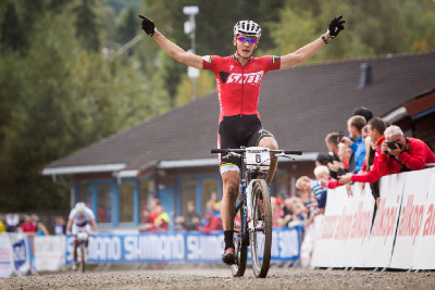 Jaroslav Kulhavý vyhrává závod světového poháru