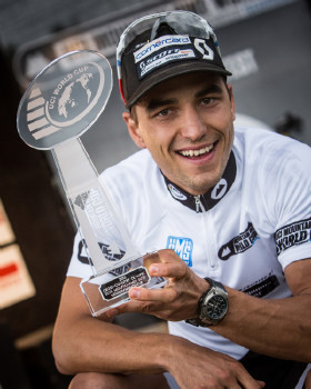 Nino Schurter celkovým vítězem SP