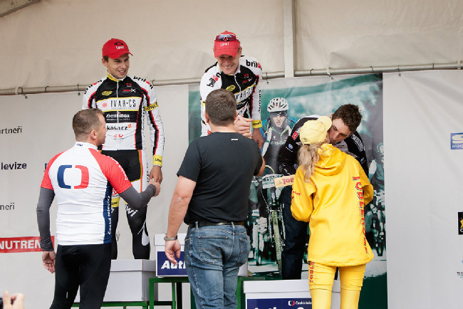 - mezi gratulanty byl šéf ČT Sport Ponikelský a Říha z Authoru