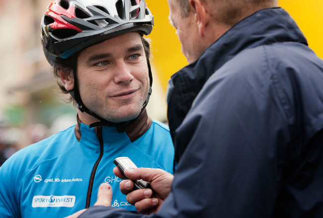 Vavřinec Hradilek v zajetí novinářů