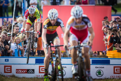 Martin Bína si s překážkami hlavu nelámal