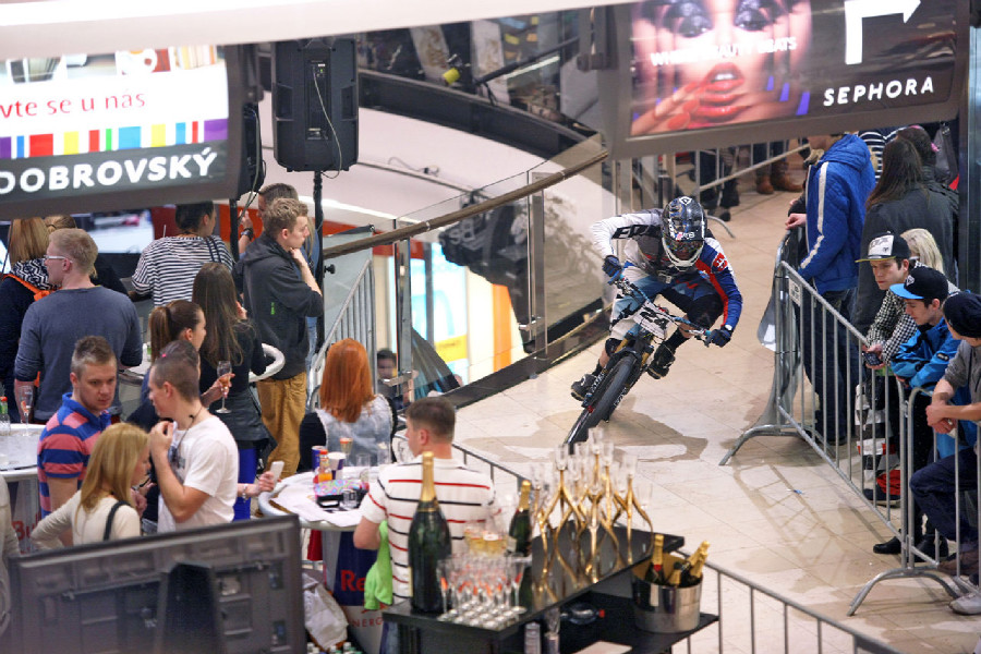 Arkády Downmall 2014