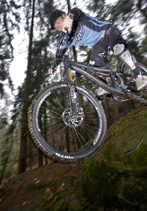 Pivot Mach 6 Carbon testování