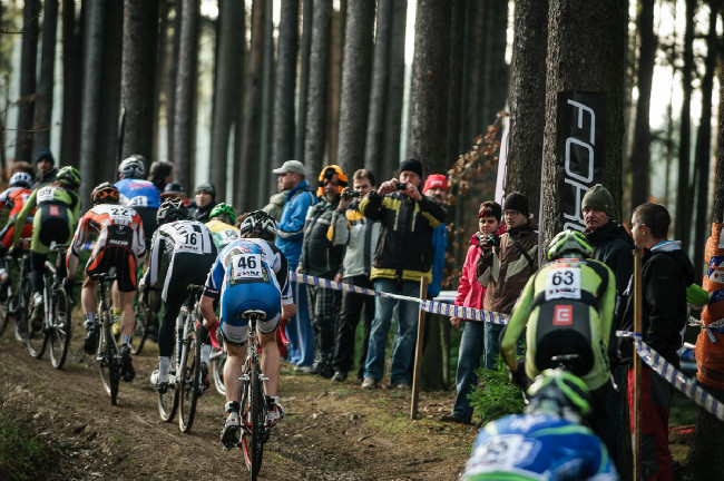 MCŘ v cyklokrosu, Loštice 2014: blátivý výjezd