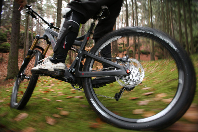 Pivot Mach 6 Carbon testování