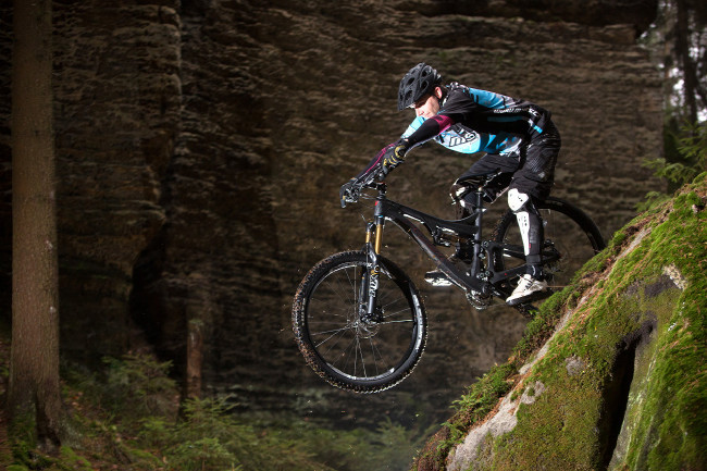 Pivot Mach 6 Carbon testování