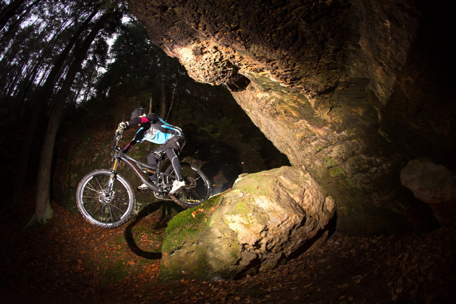 Pivot Mach 6 Carbon testování