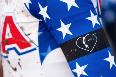 vzpomínka na Amy Dombroski