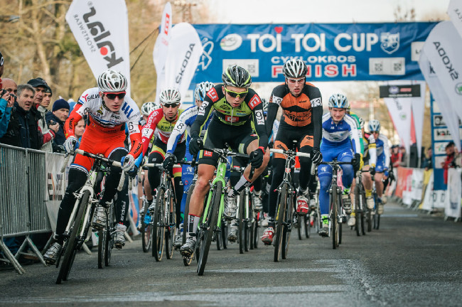MCŘ v cyklokrosu, Loštice 2014: Tomáš Paprstka s Michaelem Borošem byli na startu nejživější