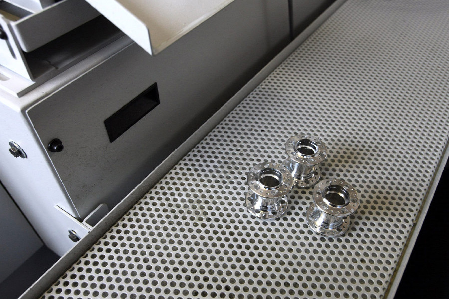 Remerx - na výstupu vypadávají kompletní těla nábojů