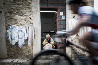 kdo bude mít vyšito dřív? 