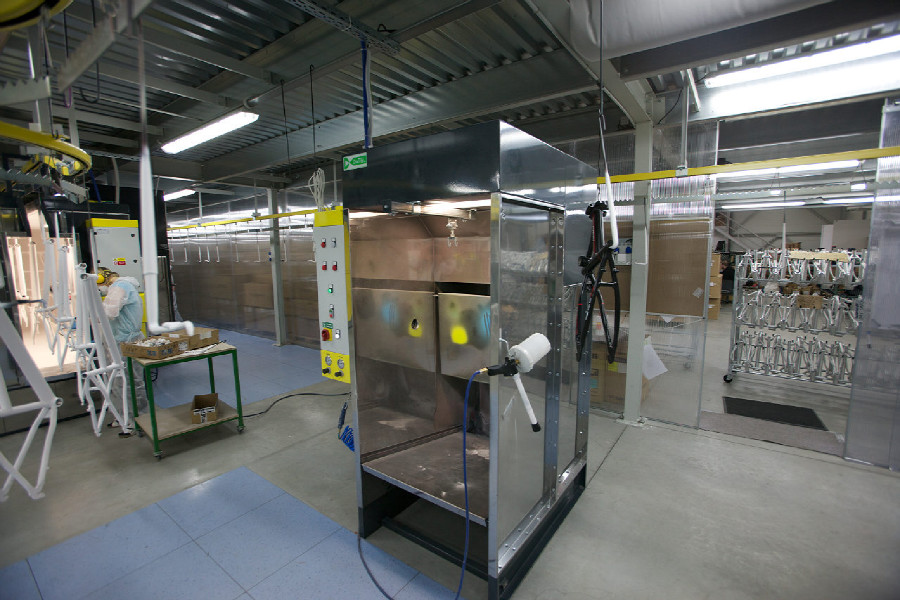 Na návštěvě v Leader Foxu - lakovna