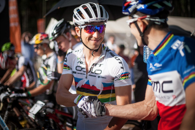 Nino Shurter a Julien Absalon na startovní čáře... "tak si to zase pěkně rozdáme...."