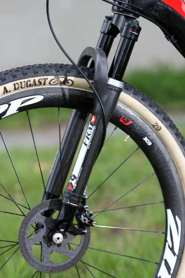 BMC Te02 zákaznická stavba - karbonová vidlice FRM