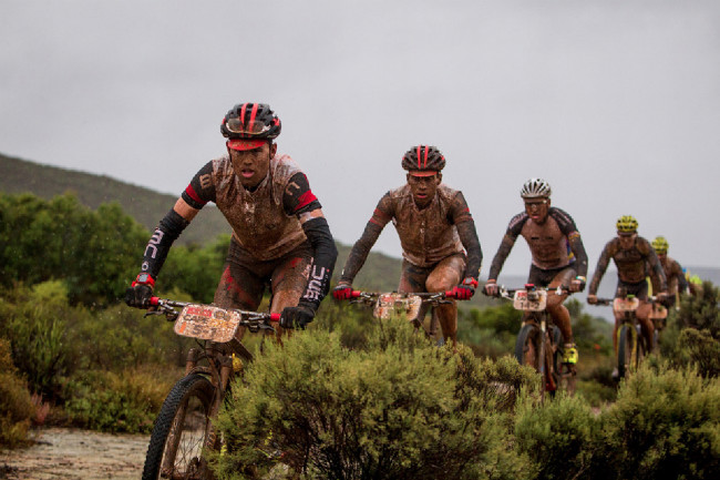 Cape Epic 2014 - Lukas Flückiger z BMC, od kterého se asi čekalo trochu víc