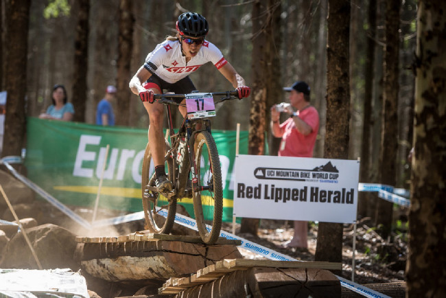 Rozjetá z Cape Epic: Annika Langvad překvapila a dojela čtvrtá