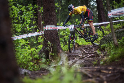 Jaroslav Kulhavý baletí na kořenech