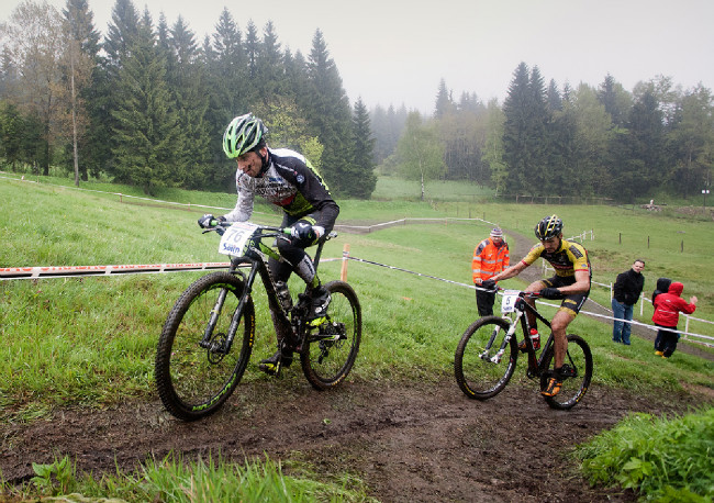 Český pohár XCO #2 - Bedřichov 2014: Ondřej Cink a Jiří Novák