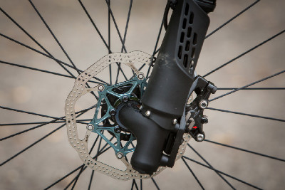 předsunutá osa vidlice Lefty 2.0