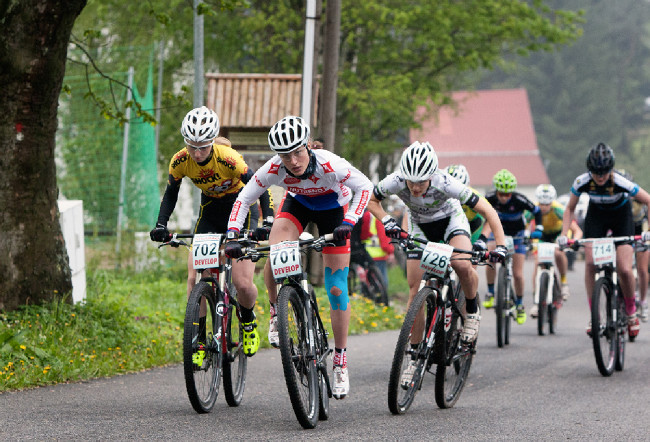 Český pohár XCO #2 - Bedřichov 2014: Barbora Průdková v čele juniorek