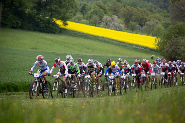Author Šela Marathon 2014 - rozjíždí se peloton