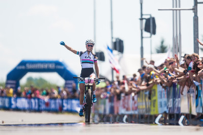 Pauline Ferrand Prevot deklasovala konkurenci