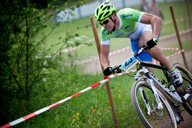 Miha Halzer šel lokty do branek jak Bode Miller