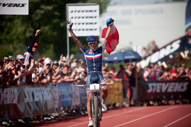 Julien Absalon vítězí