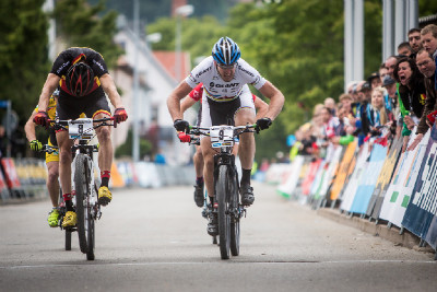 těsný sprint o vítězství v XC Eliminátoru