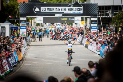 Pauline Ferrand Prevot s obrovským náskokem vítězí