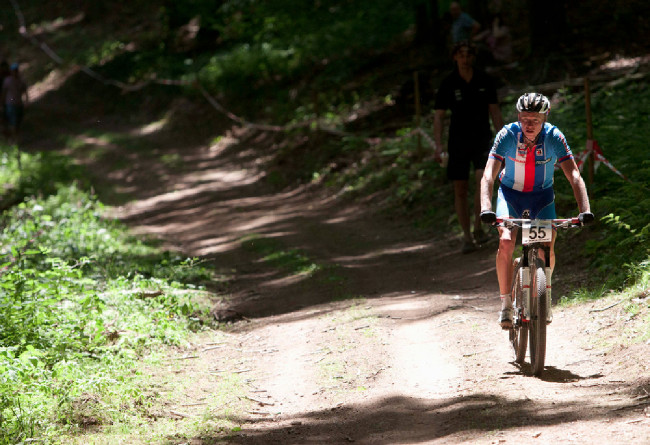 Jan Nesvadba skončil ve třetině prvního okruhu.... defekt zadního kola