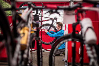 přípravy v týmu Specialized Racing