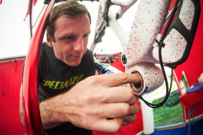 Paddy kontroluje Járova keramická ložiska