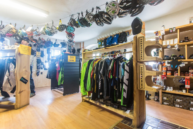 Infocentrum s obchodem na Základně Rychlebských stezek