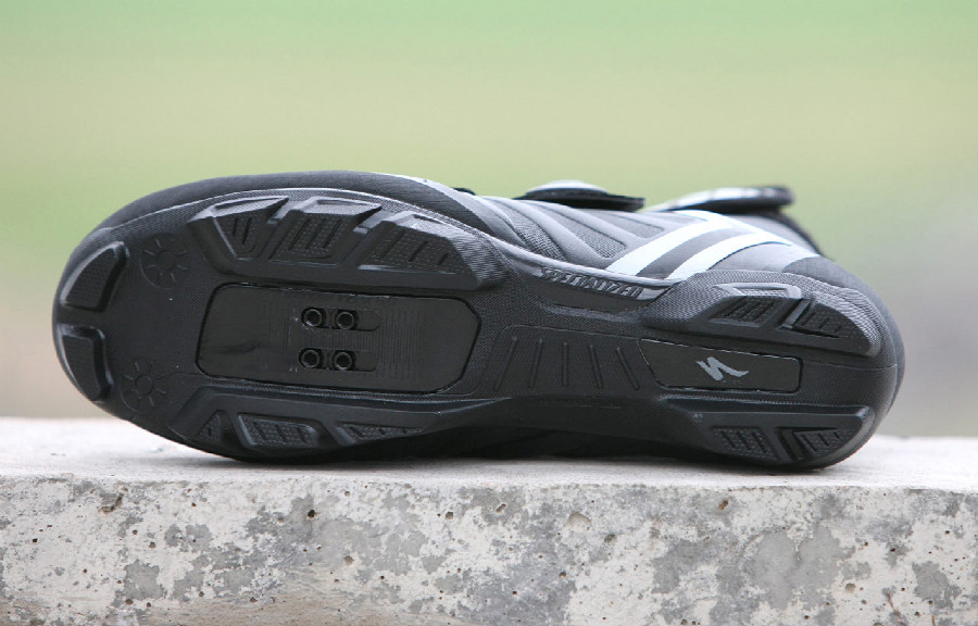 Zimní tretry 2015 - Specialized Defroster