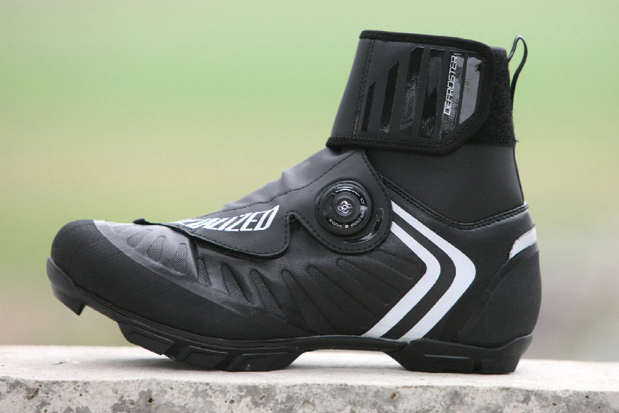 Zimní tretry 2015 - Specialized Defroster