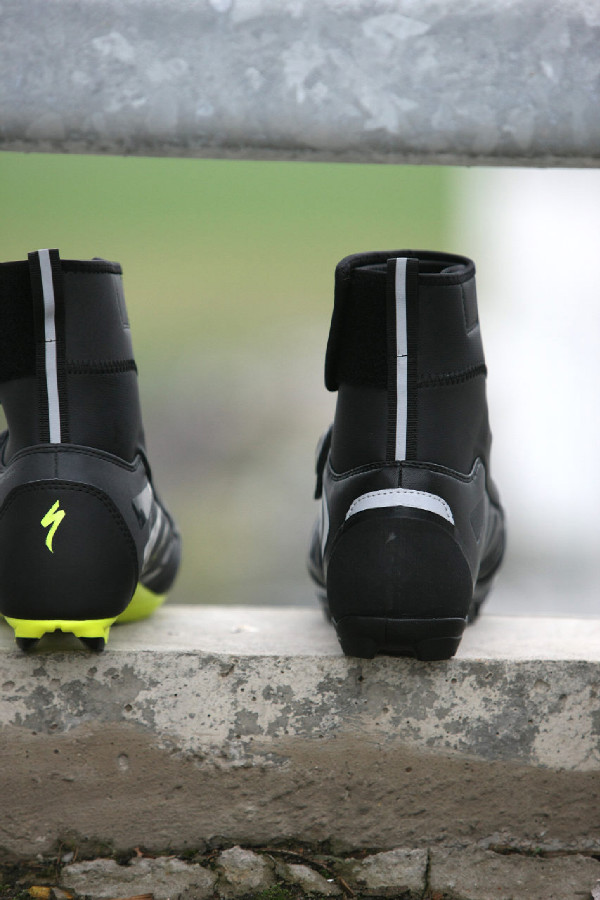 Zimní tretry 2015 - Specialized Defroster