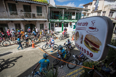 Start třetí etapy v městečku Lythrodontas
