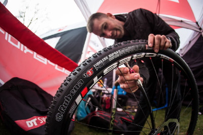 Lukáš Vlach ladí správný tlak pro místní trať