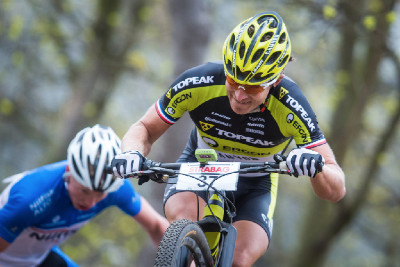 Kristián Hynek a Jan Nesvadba bojují o druhé místo