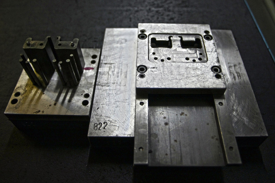 Na návštěvě v Goldfren - lisovací matrice pro výrobu kovových částí destiček