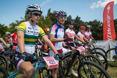 Pestré startovní pole žen