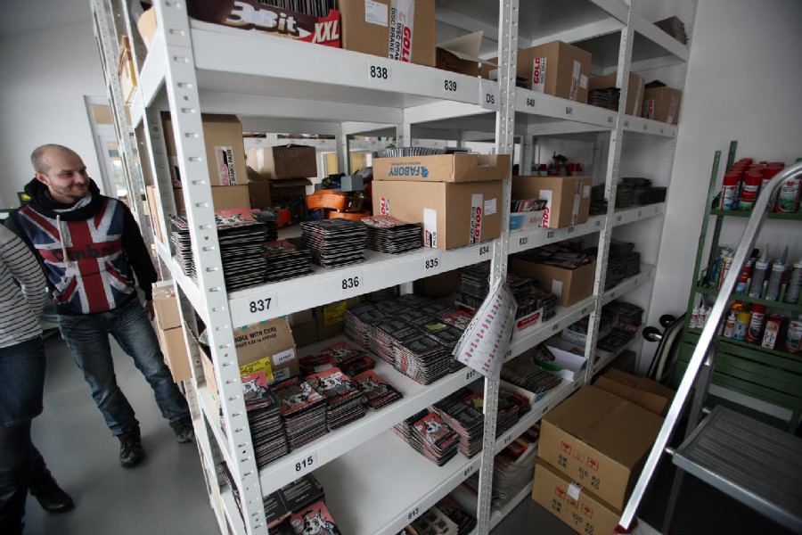 Na návštěvě v Goldfren - sklad