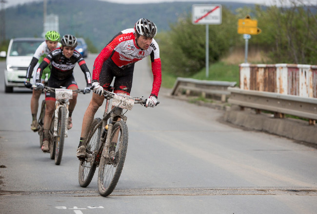 Filip Adel zaujímá pozici