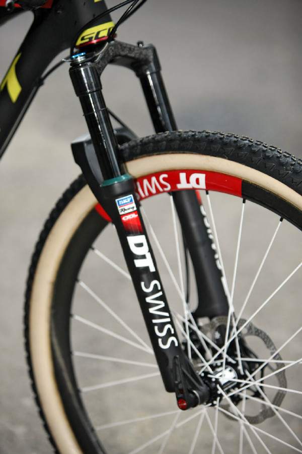 Scott Spark Nino Schurtera nová vidle DT Swiss