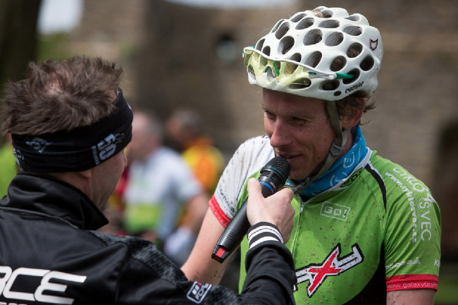 Se Šelou se pravidelně poměřuje i domácí biker a náš spolupracovník Tomáš Gladiš