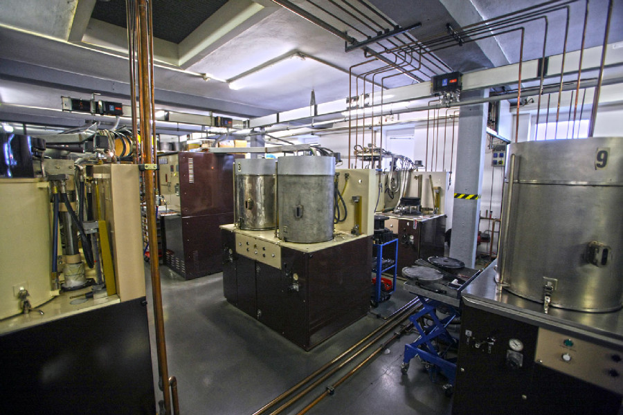 Na návštěvě v Goldfren - pece ve kterých se destičky vypalují