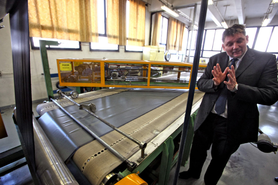 Na návštěvě v Rubeně - u řezačky kordů