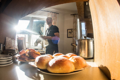 Ráno v koutku Martina Jarouše: Napečíno, navaříno, závoďáci můžou vstávat!