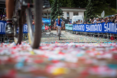 Kristián Hynek dojíždí do cíle na prázdném kole